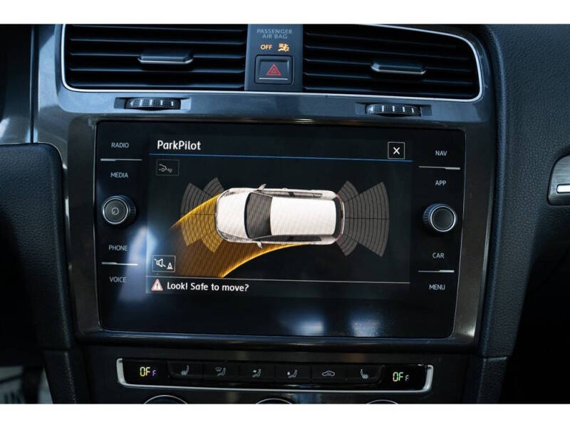 2017 Volkswagen e-Golf SEL Premium