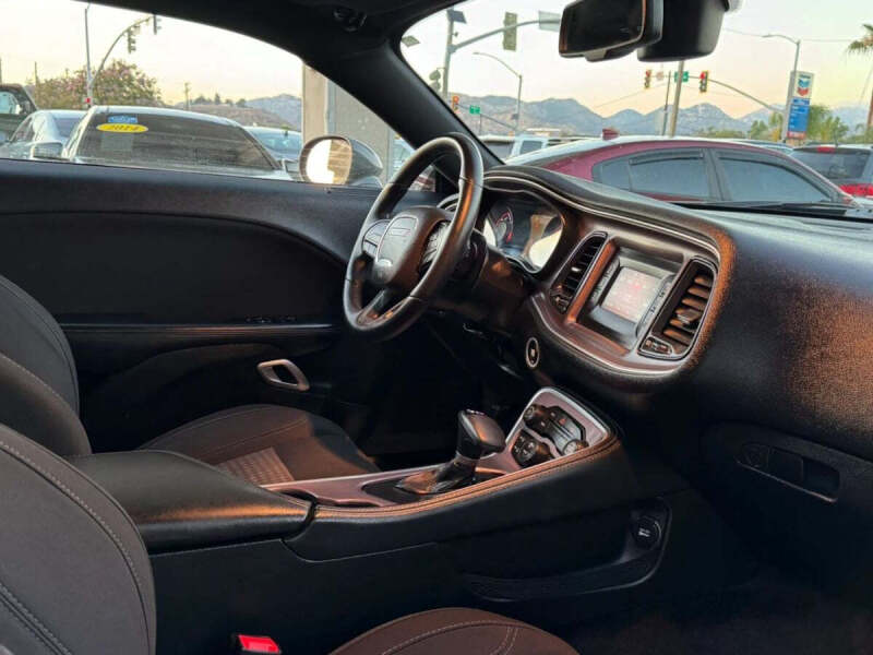 2017 Dodge Challenger SXT