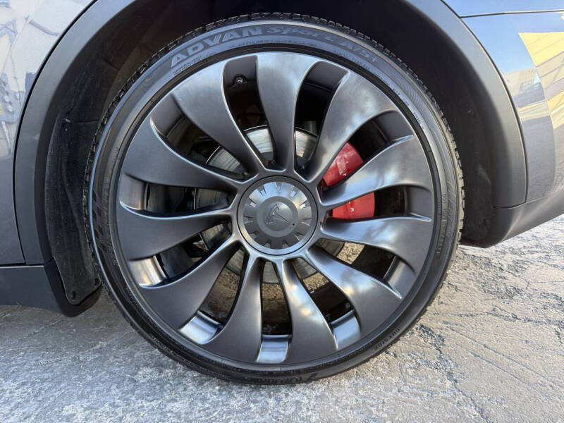 2023 Tesla Model Y Performance