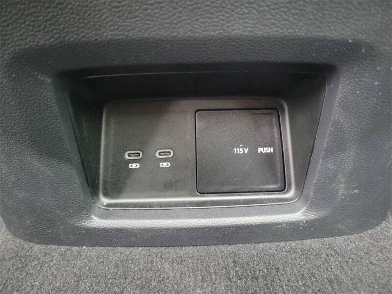 2025 Volkswagen Atlas SE