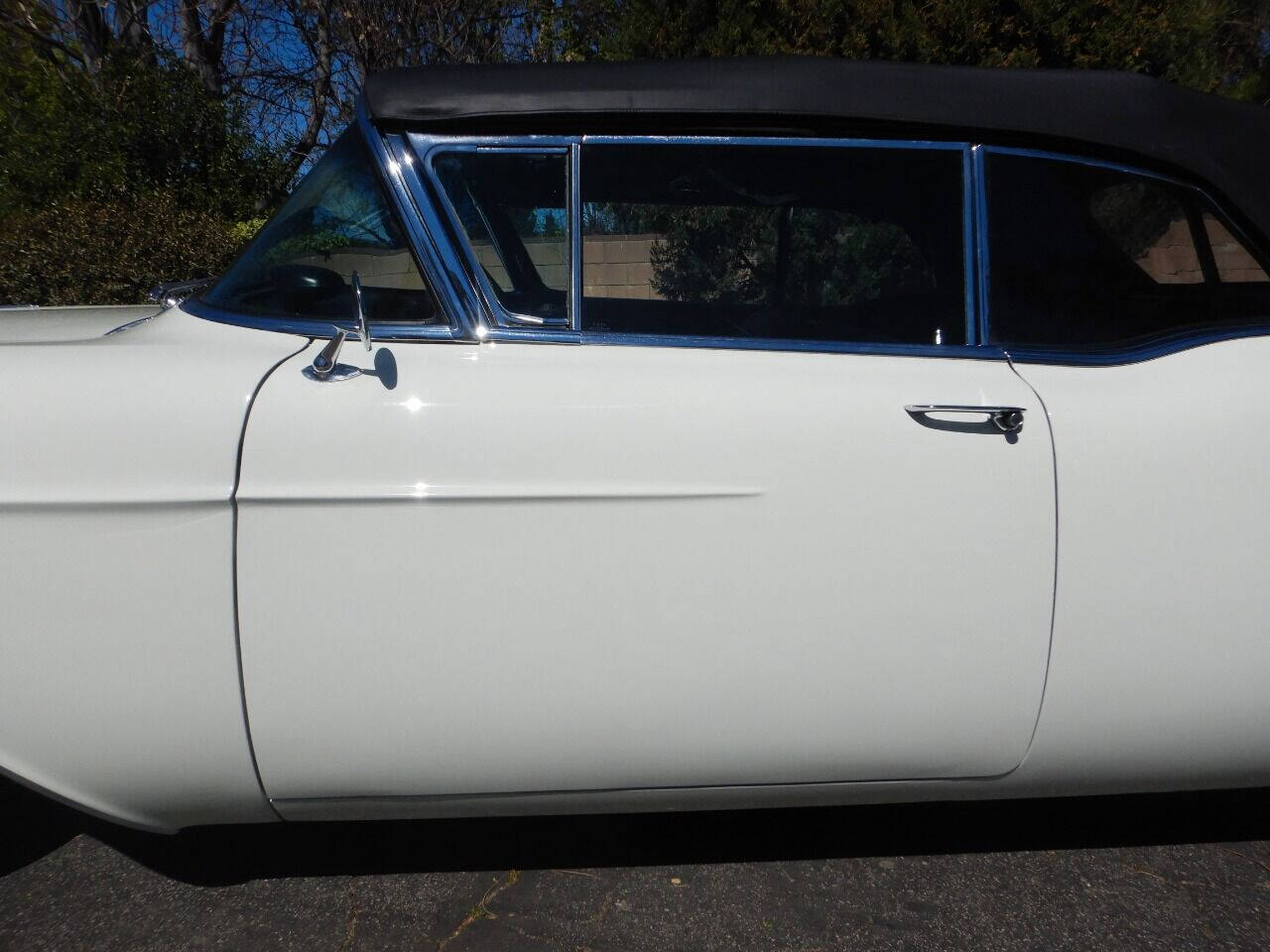 1957 Cadillac Eldorado Biarritz 13