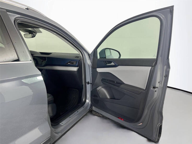 2023 Volkswagen Taos SE 4Motion