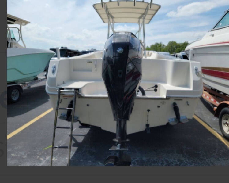 2022 Sailfish Boats 242 CC