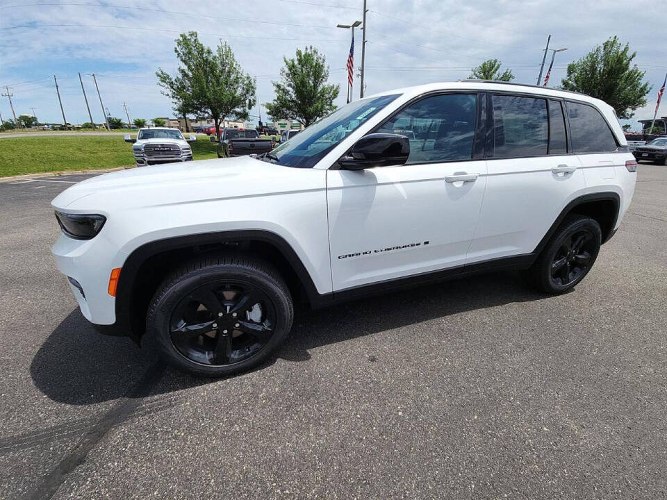 2024 Jeep Grand Cherokee for sale at Victoria Auto Sales in Victoria, MN