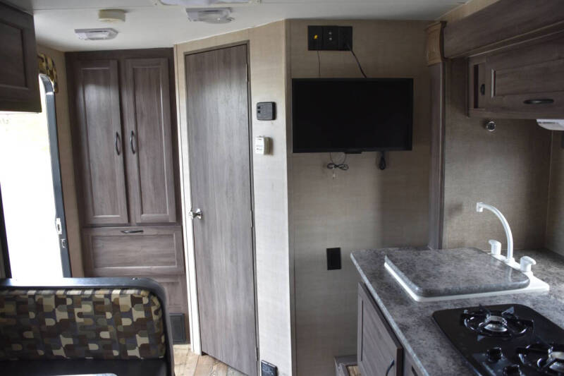 2019 Pacific Coachworks Mighty Lite Mini