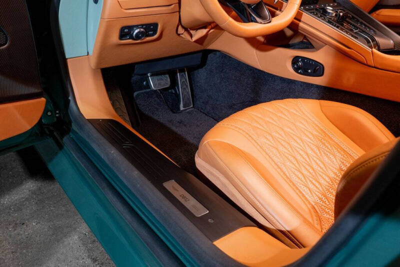 2024 Aston Martin DB12 V8