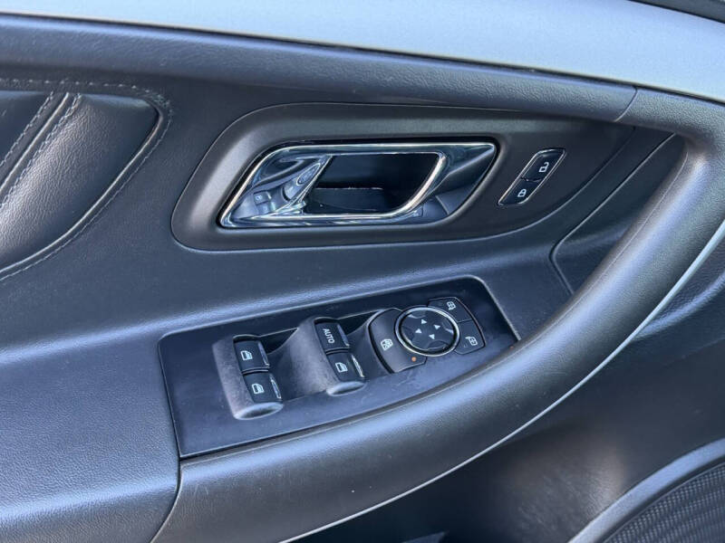 2018 Ford Taurus SEL