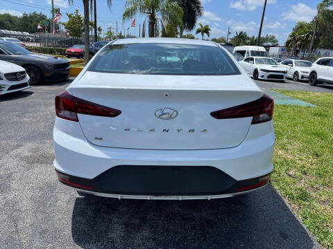 2019 Hyundai Elantra SE