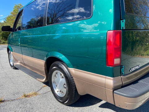 2000 Chevrolet Astro LS