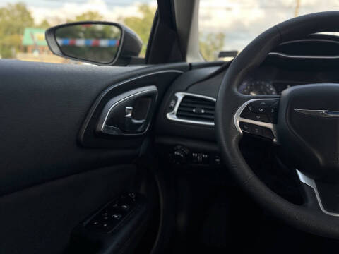 2015 Chrysler 200 LX
