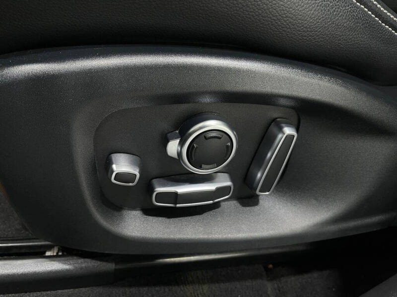 2018 Jaguar F-PACE S