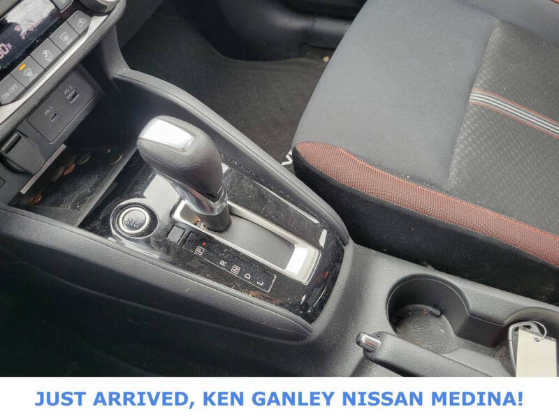 2023 Nissan Versa SR