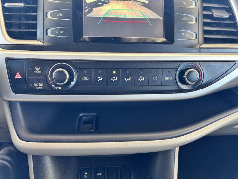 2018 Toyota Highlander LE