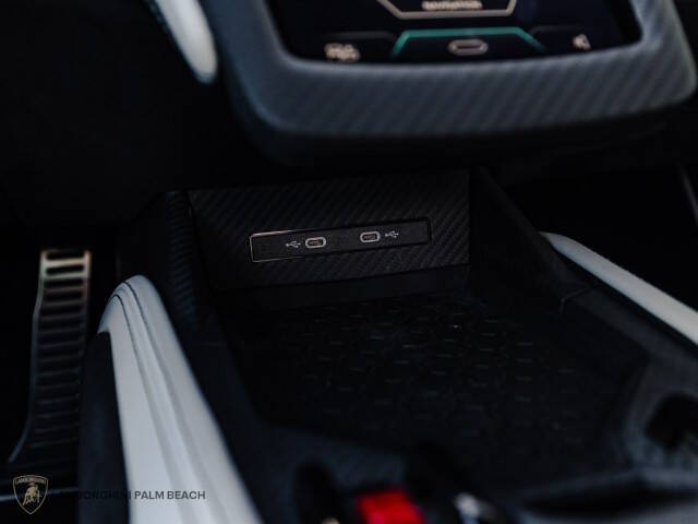 2024 Lamborghini Revuelto