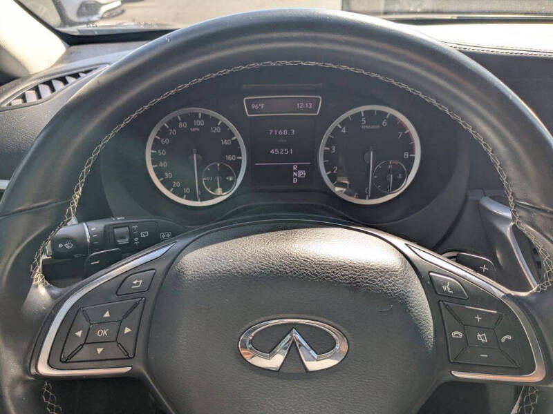 2018 Infiniti QX30 Essential