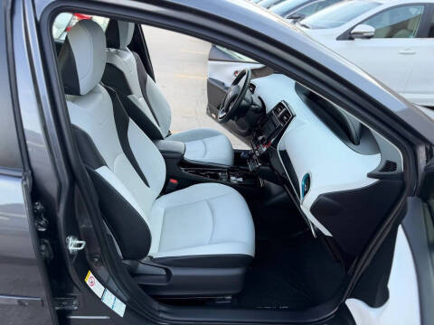 2019 Toyota Prius XLE AWD-e
