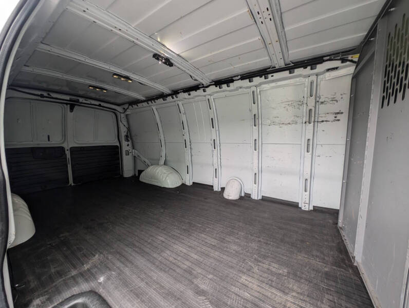 2023 GMC Savana 2500