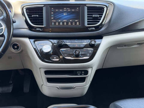 2020 Chrysler Pacifica Touring L