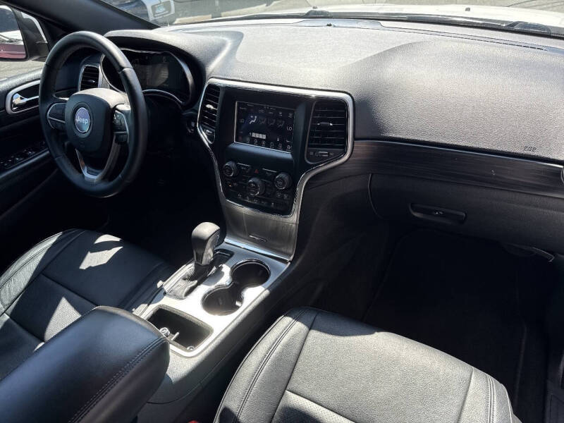 2019 Jeep Grand Cherokee Laredo E