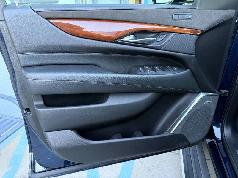 2018 Cadillac Escalade Premium Luxury