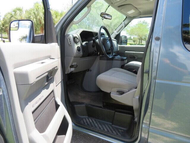 2013 Ford E-Series E-150 XLT