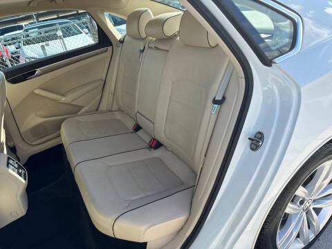 2018 Volkswagen Passat 2.0T SE