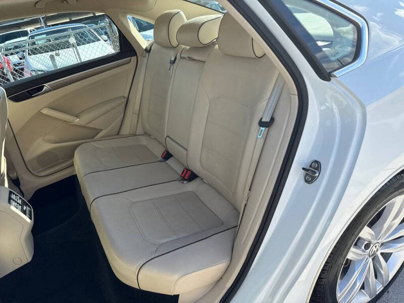 2018 Volkswagen Passat 2.0T SE