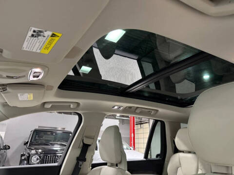 2016 Volvo XC90 T6 Momentum