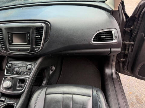 2015 Chrysler 200 C