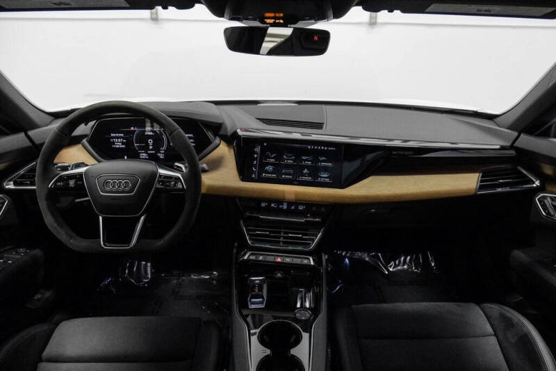 2022 Audi e-tron GT quattro Premium Plus