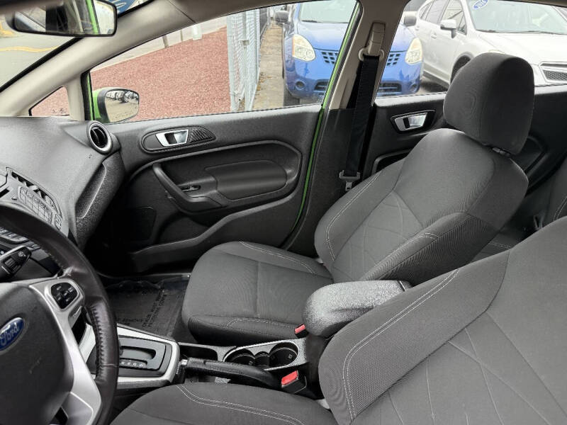 2015 Ford Fiesta SE