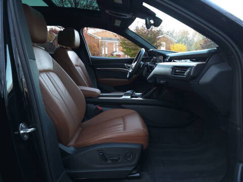 2024 Audi Q8 e-tron quattro Premium Plus