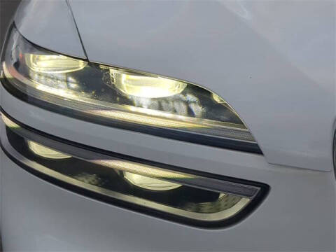 2023 Genesis GV70 2.5T Standard