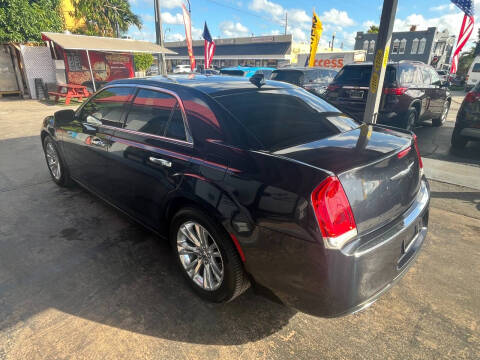 2017 Chrysler 300 C
