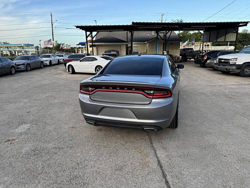 2016 Dodge Charger SE