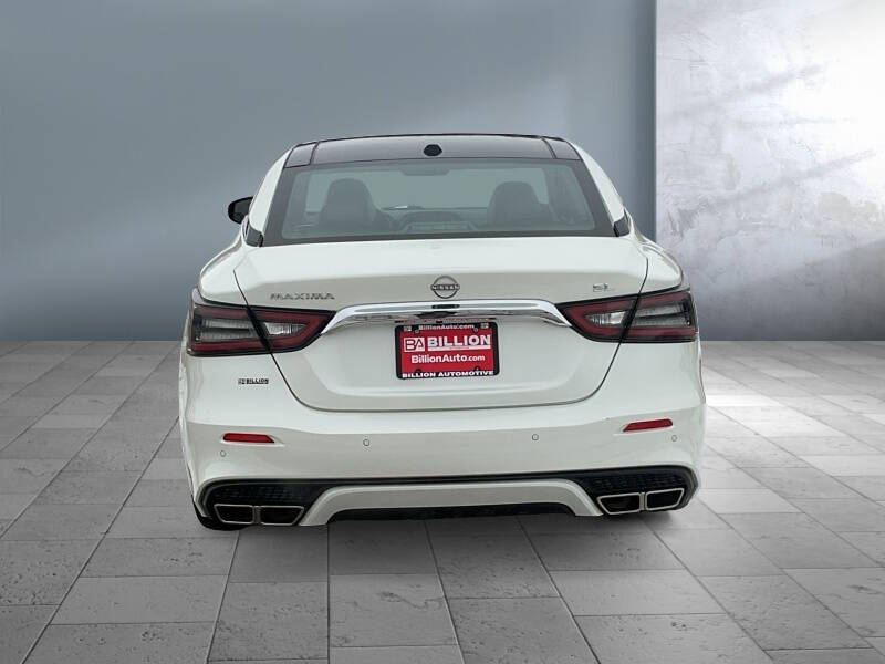 2023 Nissan Maxima