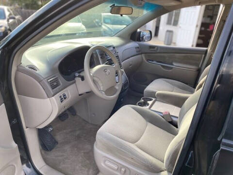 2009 Toyota Sienna LE 8-Passenger