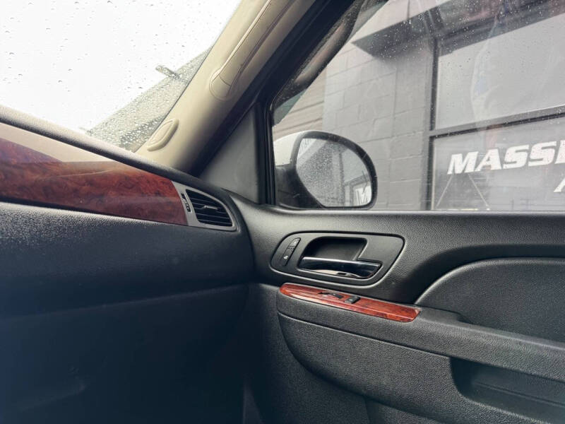 2011 GMC Yukon XL SLT 2500