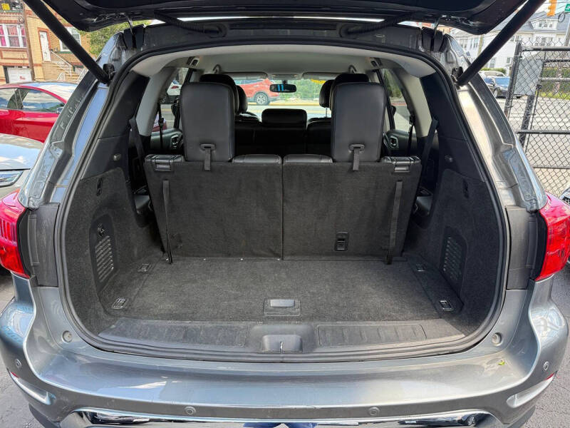 2019 Nissan Pathfinder SL