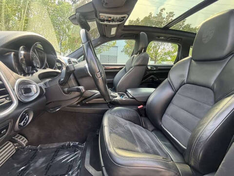 2014 Porsche Cayenne GTS
