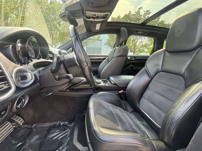 2014 Porsche Cayenne GTS