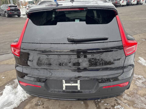 2026 Volvo XC40 B5 Ultra Black Edition