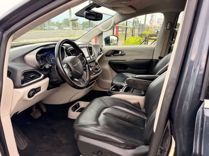 2020 Chrysler Pacifica Touring L