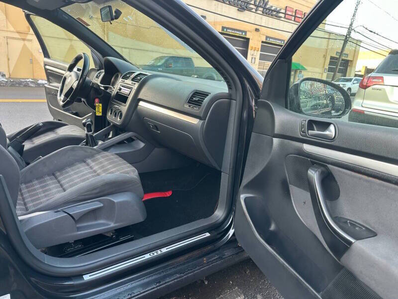 2005 Nissan Pathfinder SE