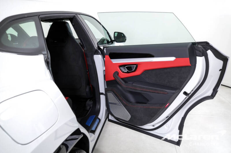 2023 Lamborghini Urus S