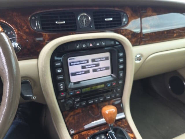 2007 Jaguar XJ-Series XJ8 L