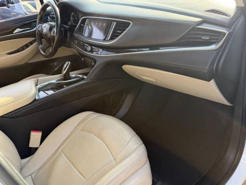 2020 Buick Enclave Essence