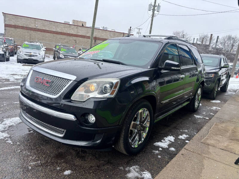 2011 GMC Acadia Denali photo 3