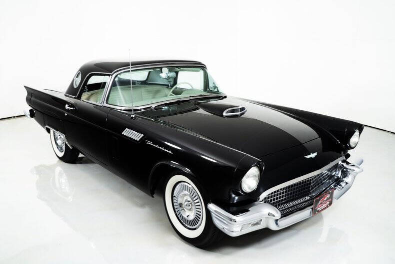 1957 Ford Thunderbird