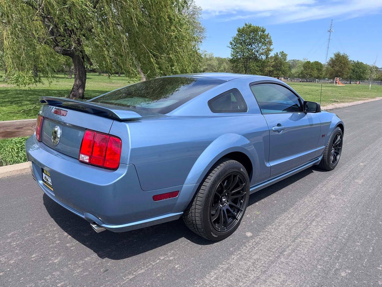 2007 Ford Mustang 34
